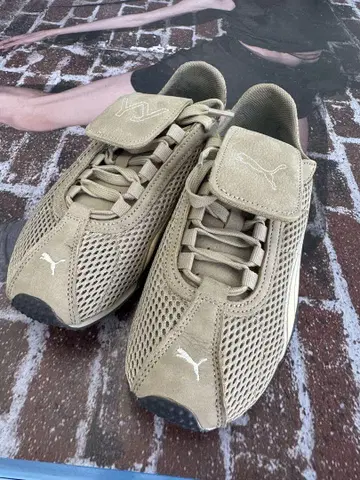 open yy Puma 화이트 메쉬 스니커즈