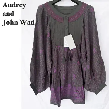 미사용 Audrey and John Wad 노카라 개더 블라우스