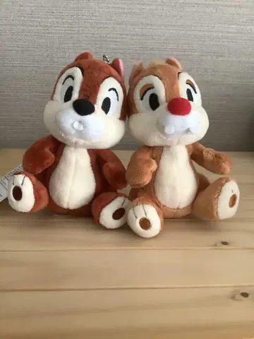 도쿄 디즈니 리조트 칩과 데일 봉제 인형 배지 노멀