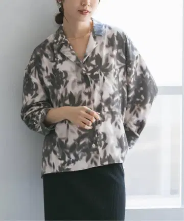 NOBLE 코모레비 프린트 오픈 카라 셔츠