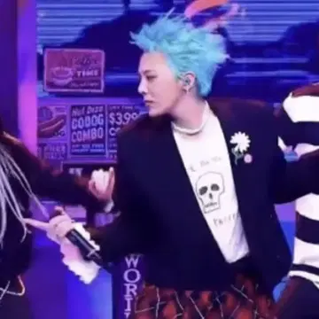 gdragon 착용 스컬 티셔츠