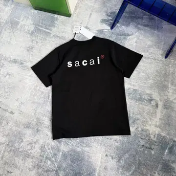 사카이 로고 프린트 티셔츠 블랙