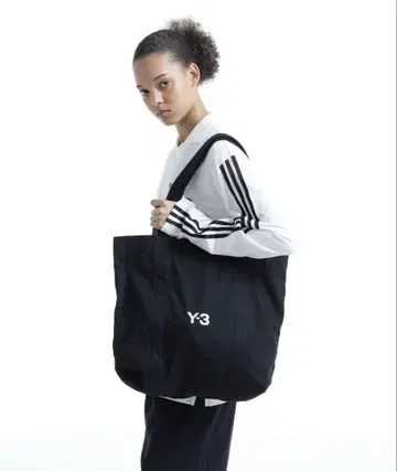 Y-3 블랙 숄더백