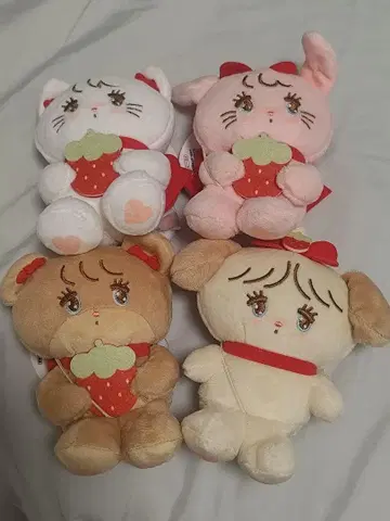 mikko 딸기 마스코트 봉제 인형 전 4종 세트