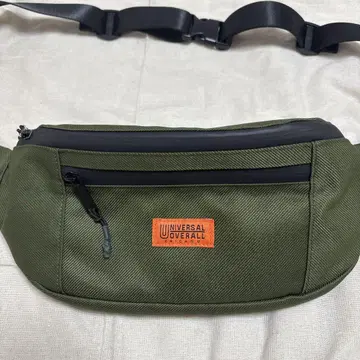 UNIVERSAL OVERALL 바디백 올리브 그린