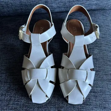 ZARA 화이트 뜨개질 샌들 그루카 샌들 37