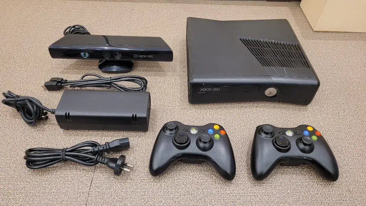 XBOX 360 1테라 하드로드 (게임많음) 및 커넥트 판매 (직거래)