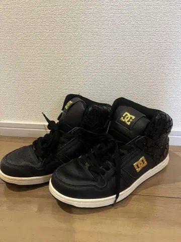DC 블랙 하이컷 스니커즈
