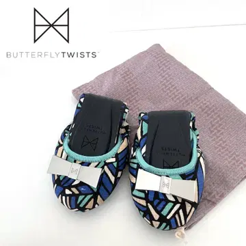 BUTTERFLY TWISTS 블루 기하학 패턴 플랫 슈즈 접기