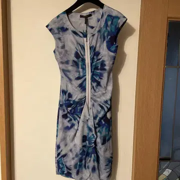미사용 새상품 BCBG MAXAZRIA 슬리브리스 원피스