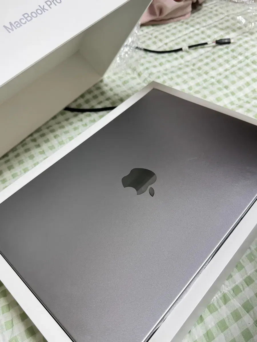 MacBook Pro 14-inch M1
