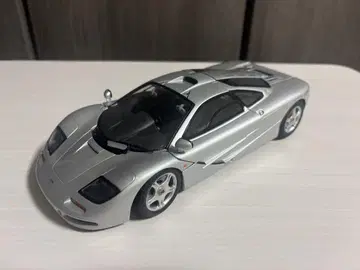 맥라렌 F1 1/18 스케일
