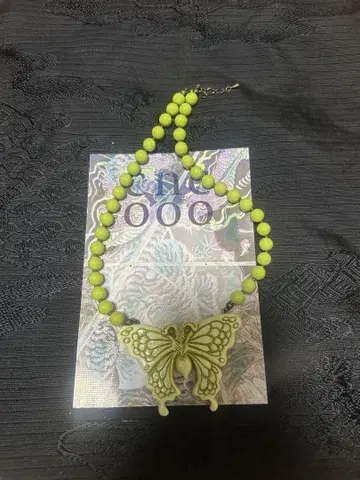 conoco 라이트 그린 나비 모티브 목걸이