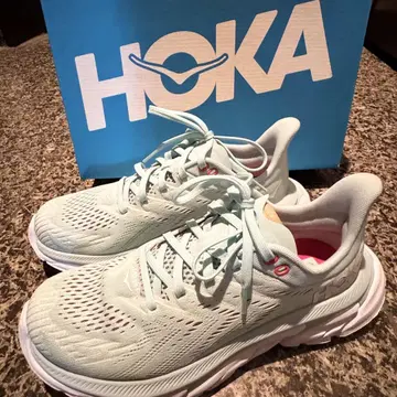 HOKA / 호카 클리프톤 엣지 러닝화 25cm