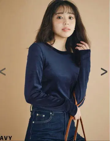 베이스먼트 온라인 [MIYU DESIGN] 벨로아 탑 미사용 새상품