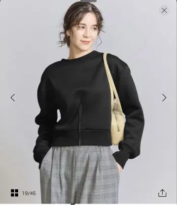 BEATY&YOUTH 한치 씨 콜라보레이션 아이템 지퍼 컷 티셔츠 상의