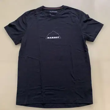 마무트 MAMMUT 블랙 반팔 티셔츠 M 사이즈