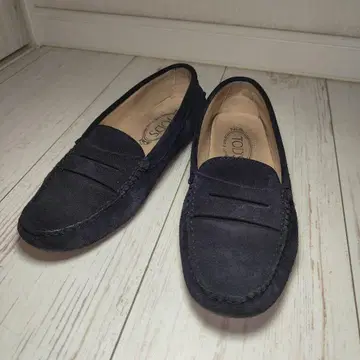TOD'S 네이비 스웨이드 로퍼