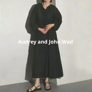 Audrey and John Wad 인도 코튼 드로스트 개더 원피스
