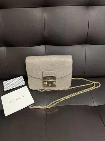 FURLA(훌라) 메트로폴리스 그레이 베이지 체인 숄더 가죽