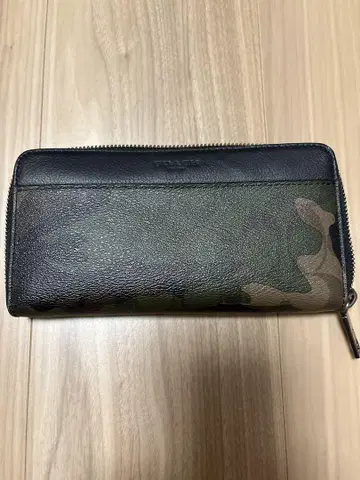 카모 패턴과 블랙의 장지갑