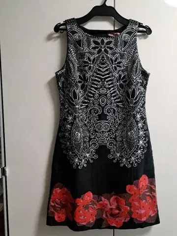 미사용 새상품 Desigual 슬리브리스 원피스 40