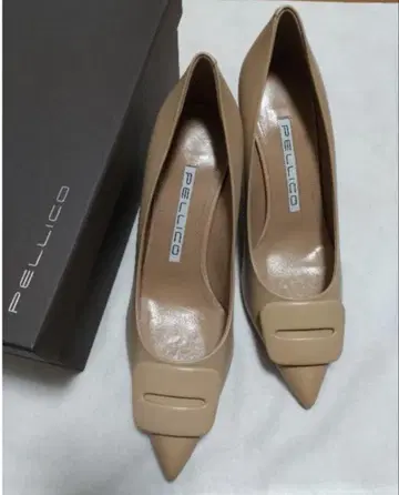 PELLICO FIBBIA 펌프스 37 베이지