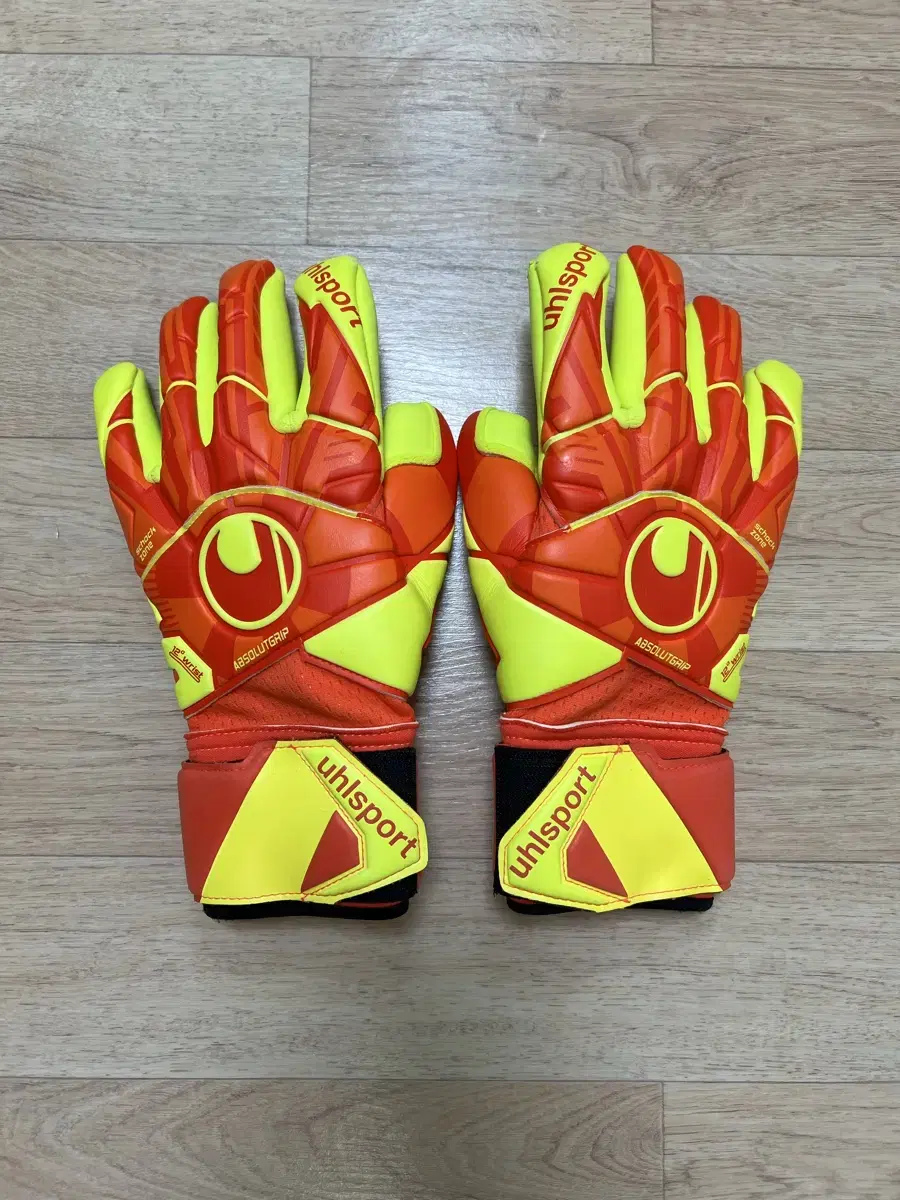 Uhlsport Dynamic Impulse Goalkeeper Gloves No. 9