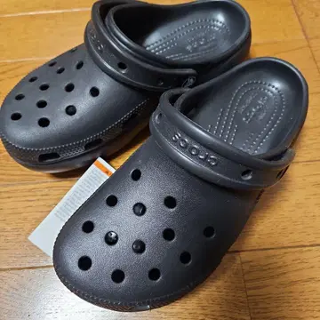 Crocs 블랙 클로그 샌들