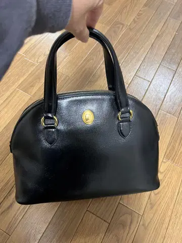 DAKS LONDON 블랙 가죽 핸드백 블랙 새상품급