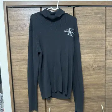 캘빈클라인 블랙 터틀넥 M