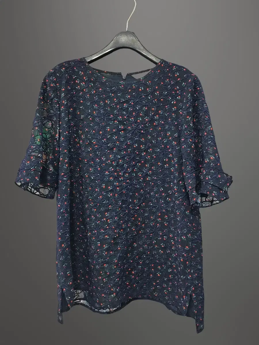 give Givy flower blouse