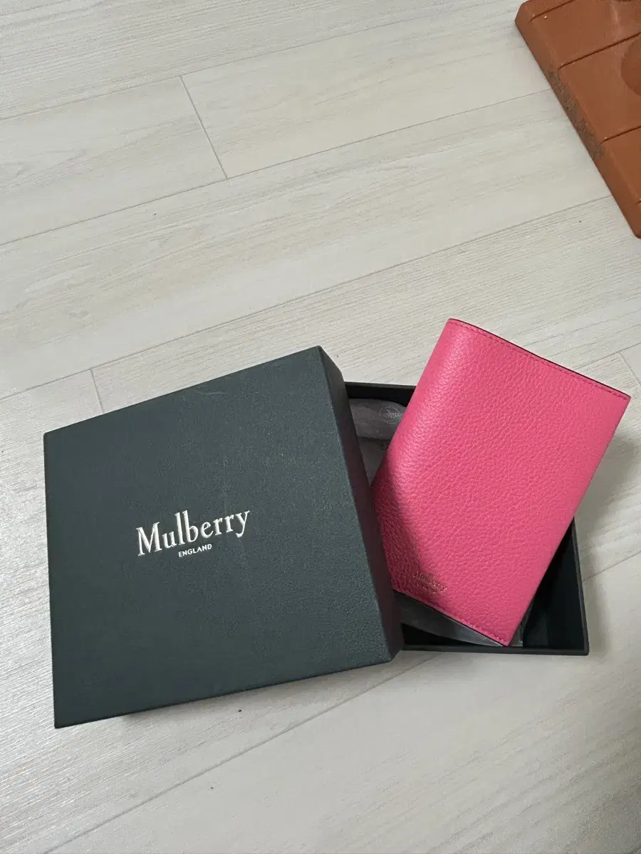 Mulberry passport case, new