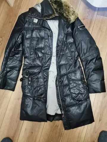 후드 부착 블랙 롱 다운 자켓