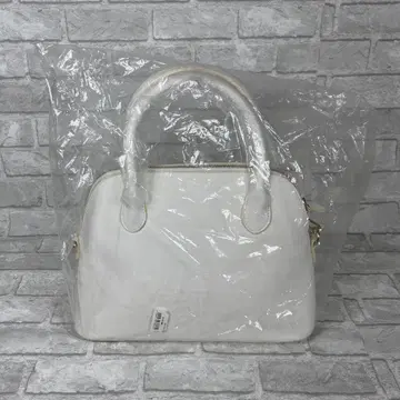 화이트 핸드백 숄더 스트랩 포함
