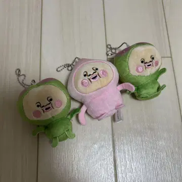 카쿠레모모지리와 스모모노우치의 봉제 인형
