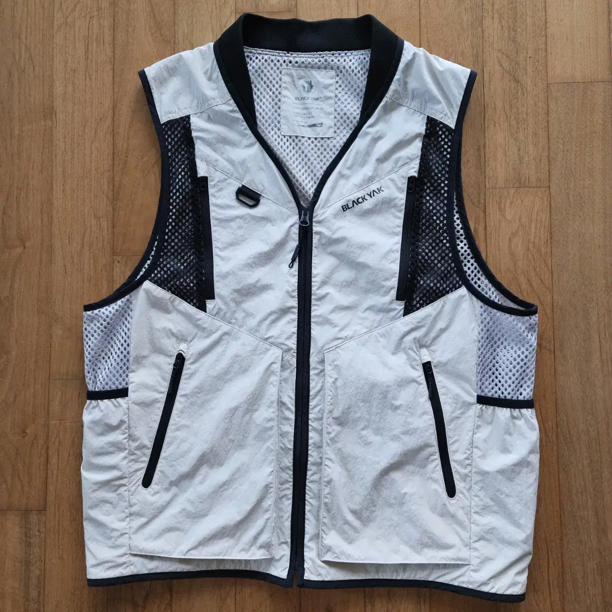 [95] Blackyak Utility V-neck Vest jo
