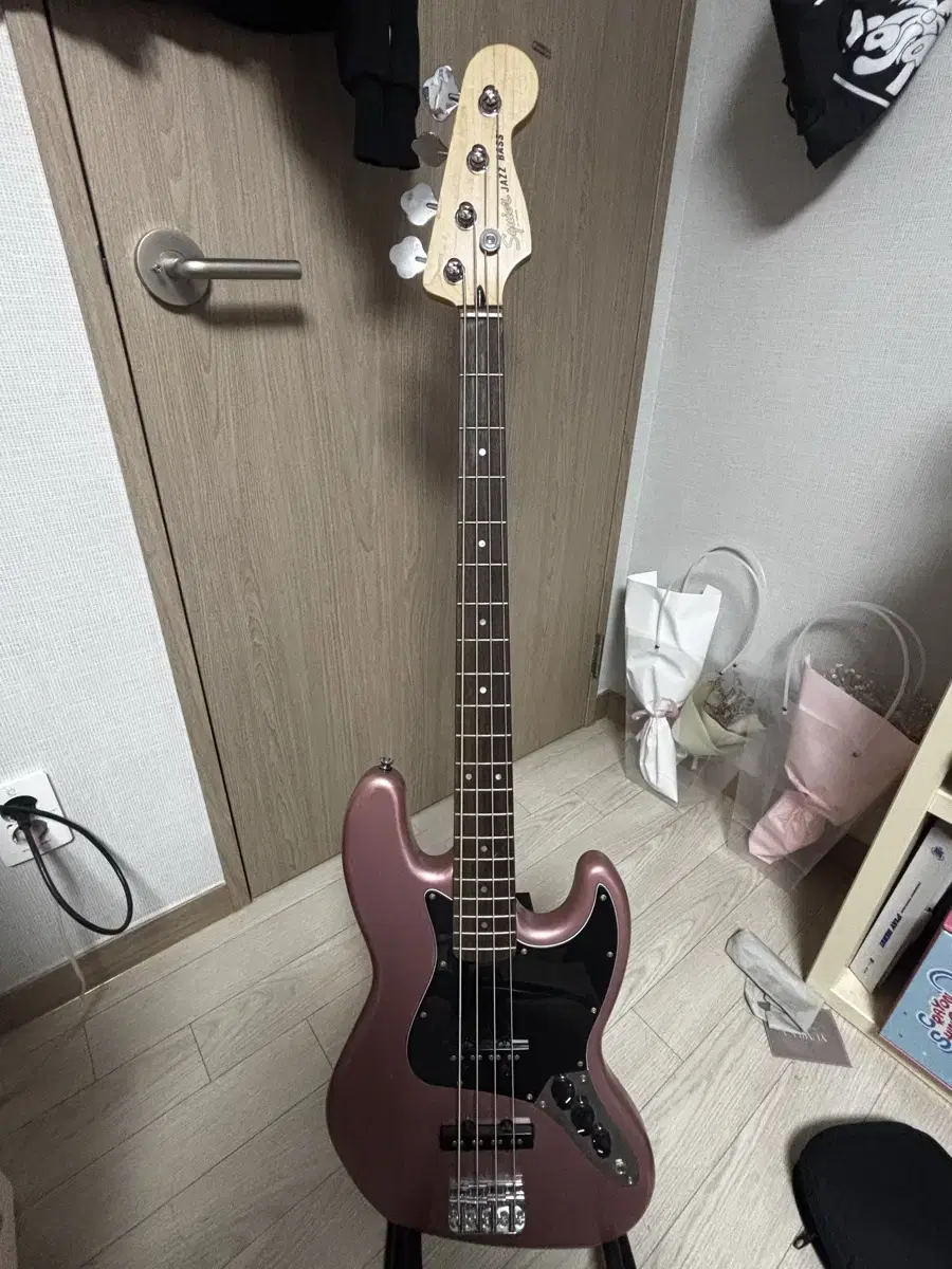 Squier Affinity Jazz Bass Guitar Burgundy