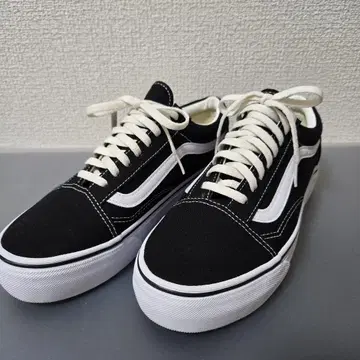 새상품급 VANS 통굽 스니커즈 블랙/화이트