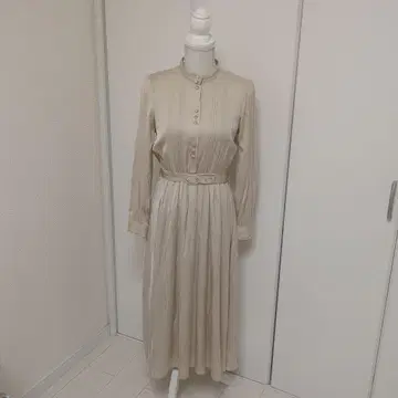 an another angelus 베이지 새틴풍 롱 원피스 긴팔