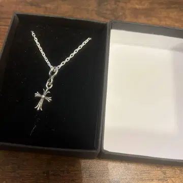 실버 크로스 모티브 목걸이