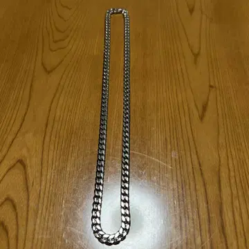 금속제 체인 목걸이 중간 길이