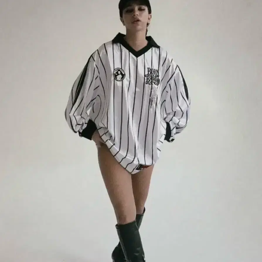 BADBLOOD Bad Girls Loose Fit Top Sand S on Bunjang Global Site.