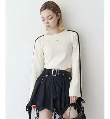 jouetie 아이보리 크롭 긴팔 티셔츠