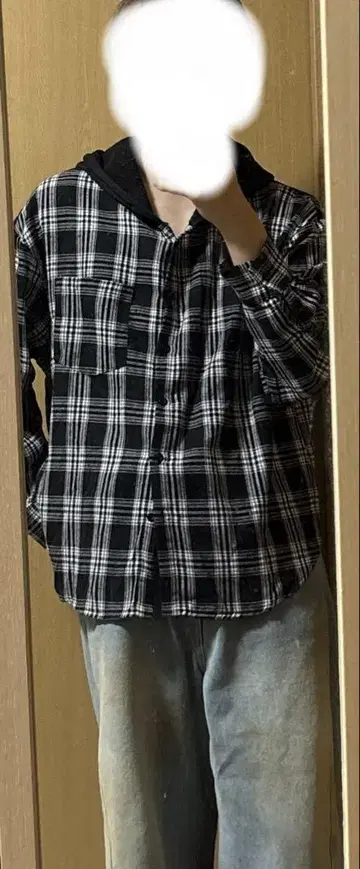 후드 부착 블랙 화이트 체크 셔츠