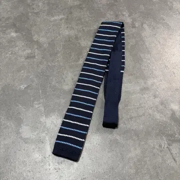 빈티지 테두리 디자인 네이비 니트 넥타이