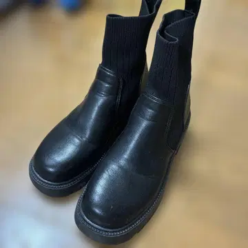사이드 고어 블랙 가죽 부츠 통굽