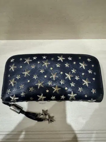 JIMMY CHOO 블랙 가죽 장지갑 별 모양 스터드