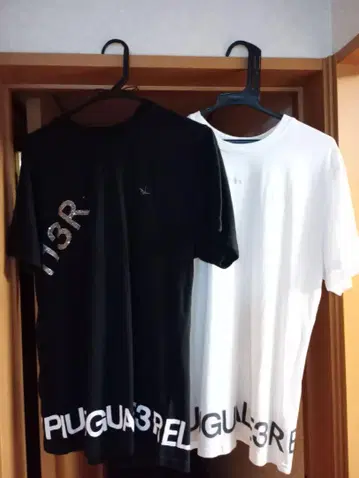1PIU1UGUALE3 RELAX 큐빅 티셔츠