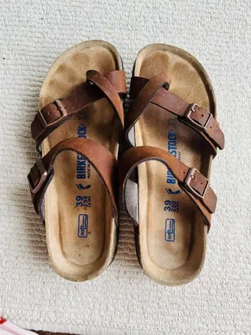 BIRKENSTOCK 브라운 샌들 사이즈 39